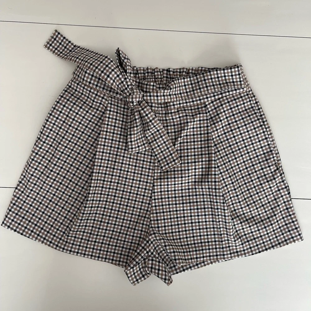 H&M DIVIDED Shorts with Tie Belt